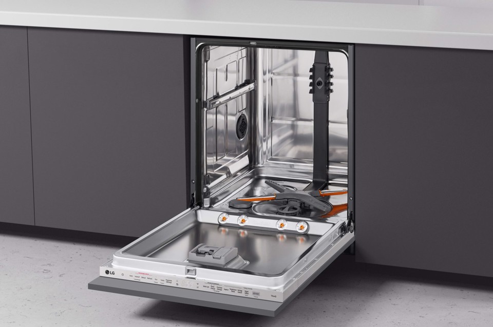 LG QuadWash DB365TXS Lavastoviglie a scomparsa totale Classe B 14 coperti Vapore Wi-Fi