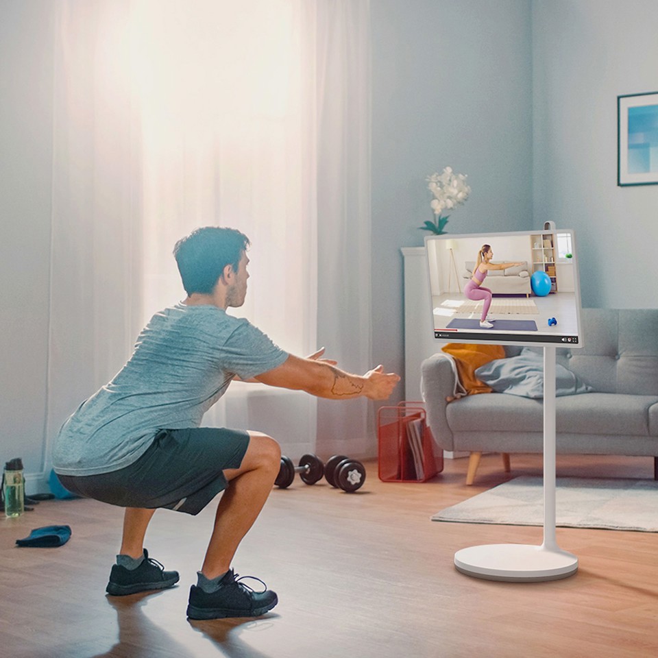 LG StanbyME 27ART10 Schermo 27'' Touchscreen, Base con ruote, Batteria, WebOS - RICONDIZIONATO GRADO A