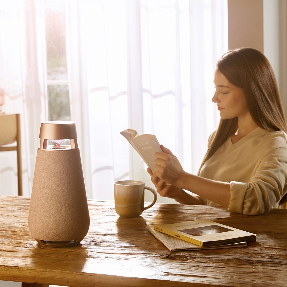 LG XBOOM 360 XO3, Speaker omnidirezionale 50W, Illuminazione, IP54, Bluetooth 5.1, Beige