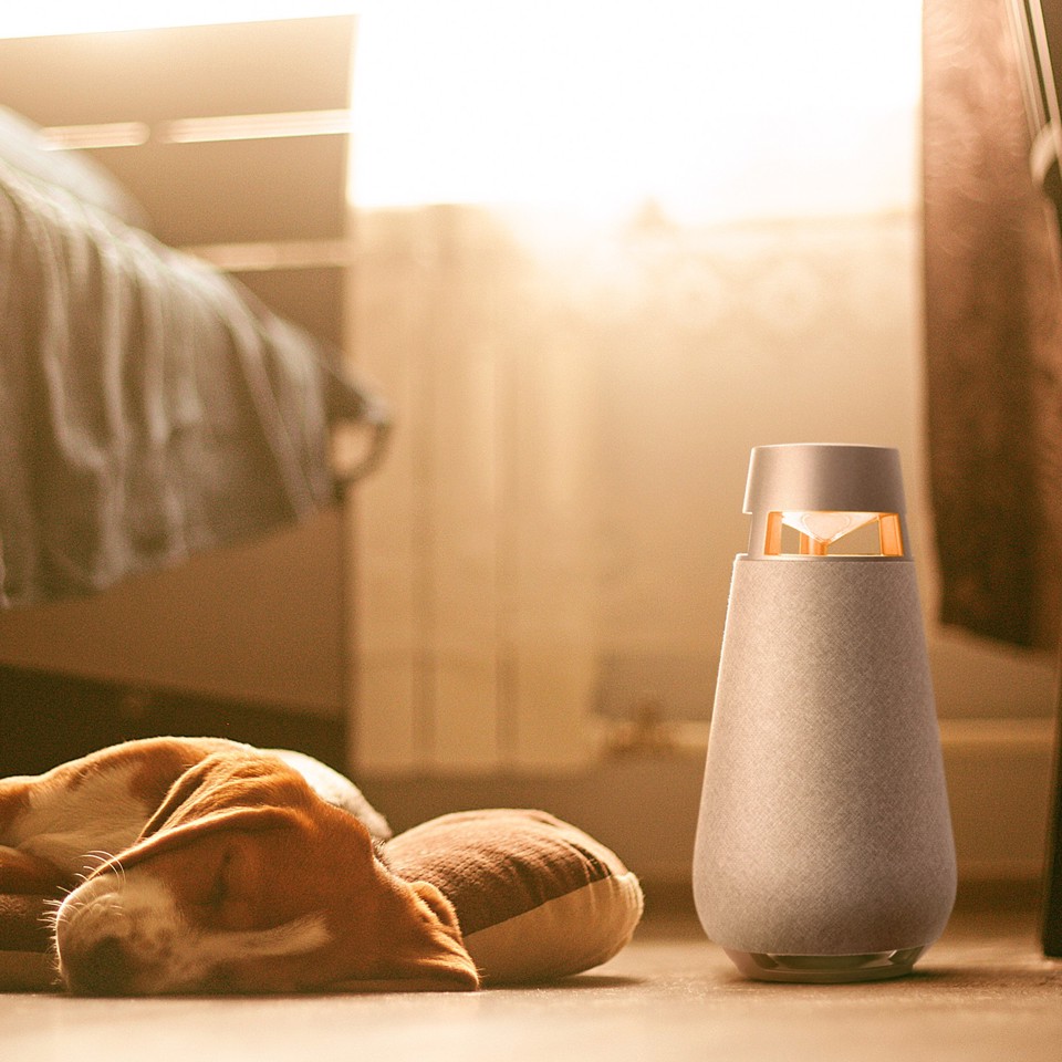 LG XBOOM 360 XO3, Speaker omnidirezionale 50W, Illuminazione, IP54, Bluetooth 5.1, Beige