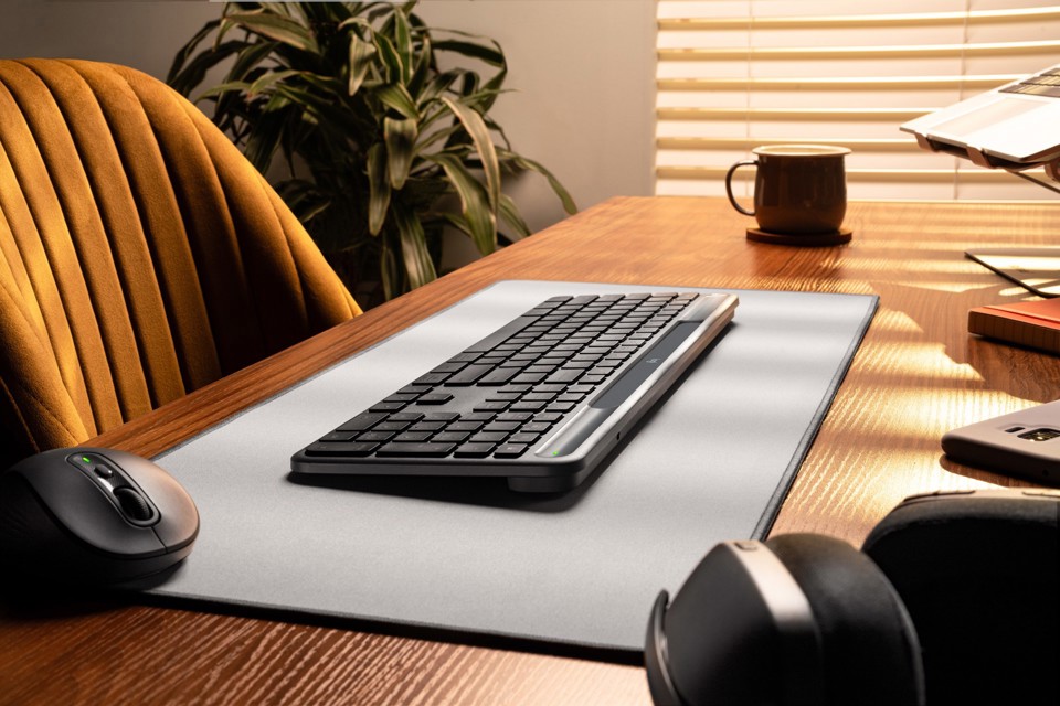 K980 Signature SlimSolar+ tastiera wireless BT