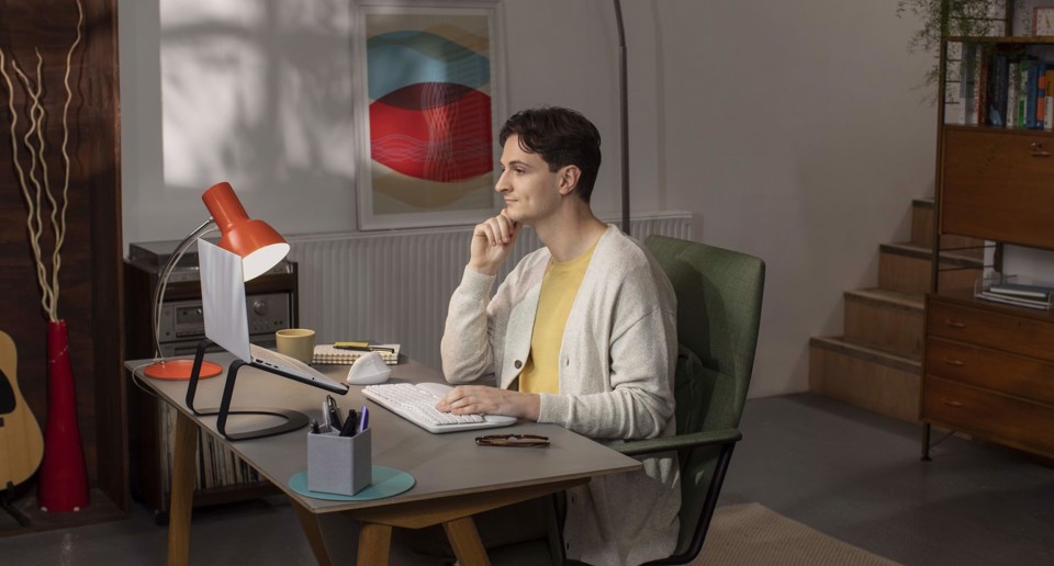 Logitech Wave Keys tastiera ergonomica Bluetooth