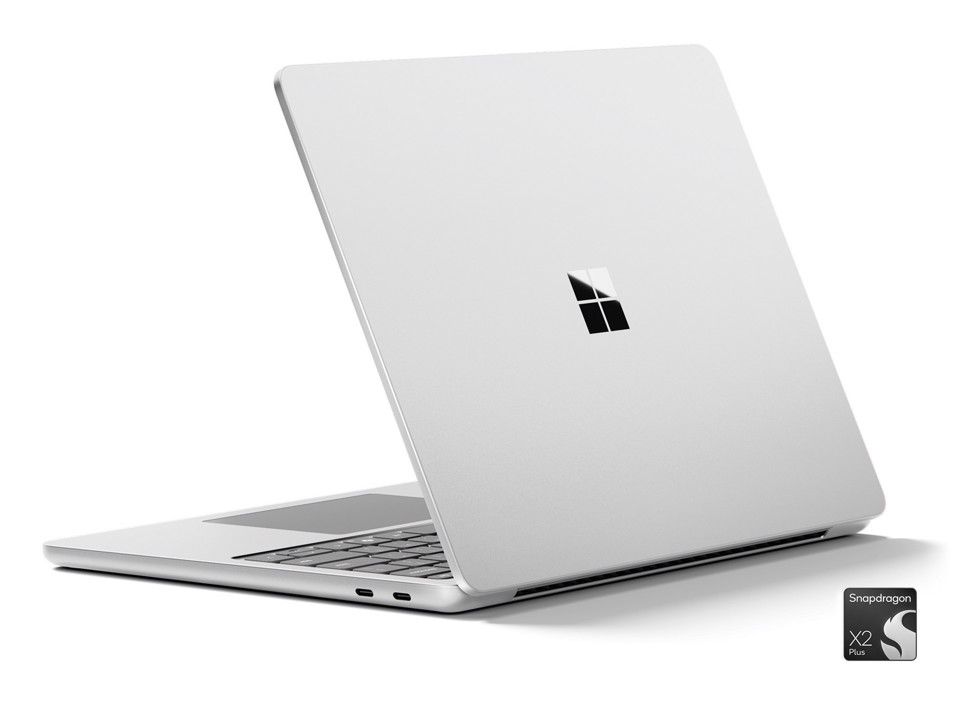 Microsoft Surface Laptop 13" Copilot+ PC Snapdragon X2P-42-100 Computer portatile 33 cm (13") Touch screen 16 GB LPDDR5x-SDRAM 256 GB UFS Wi-Fi 7 (802.11be) Windows 11 Home Platino
