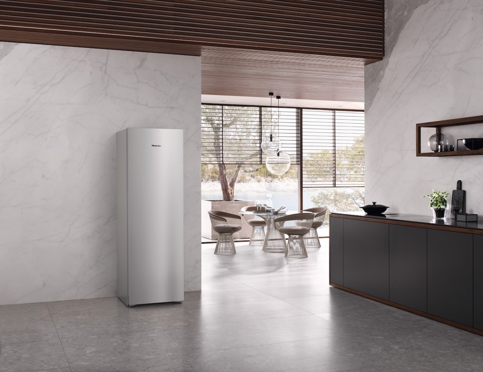 Miele FNS 4382 D Congelatore verticale Libera installazione 278 L Argento