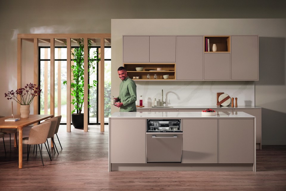 Miele G 7651 SCVi AutoDos A scomparsa totale 14 coperti