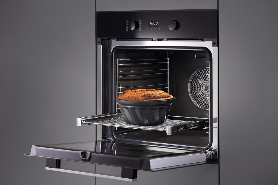 Miele H 2455 B Active 76 L A+ Nero, Acciaio inossidabile