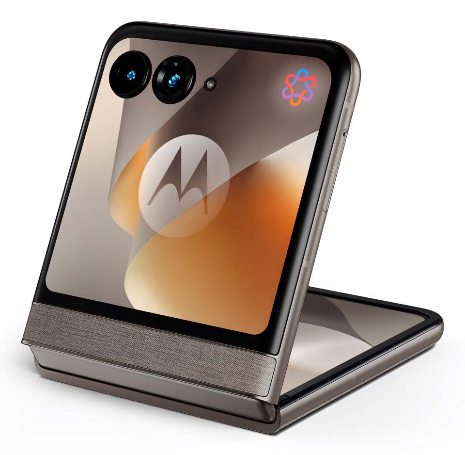 Motorola razr 70 (8/256GB, Doppia camera 50MP, Display interno FHD+ 6.9" 120Hz e esterno 3.62", MediaTek Dimensity 7450X, 4800mAh, TurboPower 30W, Android 16), PANTONE Hematite