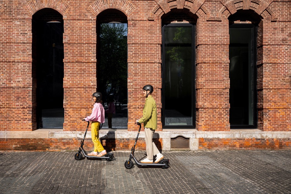 Ninebot by Segway Ninebot Monopattino Elettrico E2 Plus E II Powered by Segway