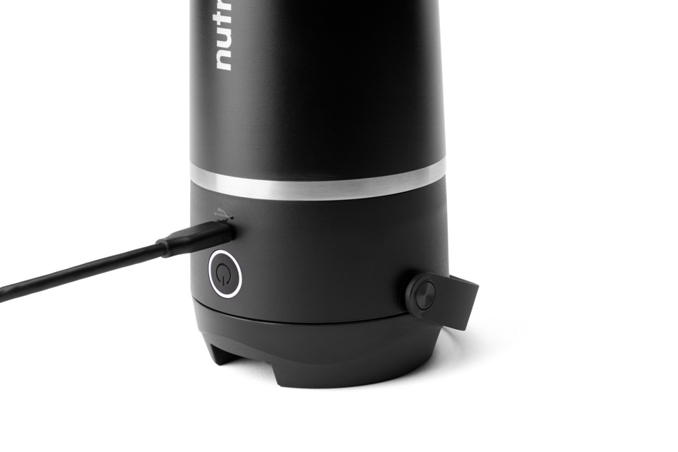 NutriBullet Flip – Frullatore Compatto, Ricaricabile USB-C, Mantenimento Freddo 24h, Smoothie Maker, Nero (NBP016B)