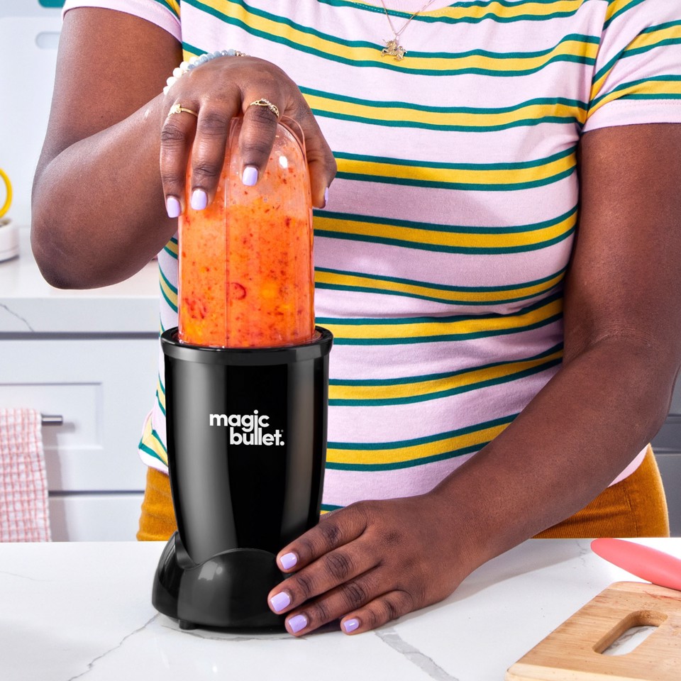 NutriBullet Magic Bullet – Frullatore Personale Compatto per Smoothie, Tritaghiaccio Multi-funzione, Nero (MBR06B)
