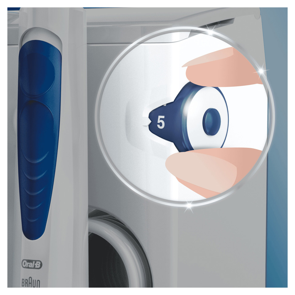 Oral-B Oral Center Spazzolino Elettrico Smart 5000 e Idropulsore Oxyjet + 4 testine