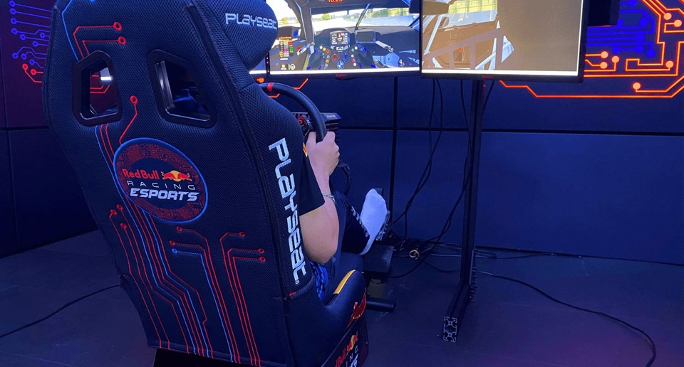 Playseat Evolution PRO Red Bull Racing Esports Sedia per gaming universale Sedia tappezzata Blu marino, Rosso, Bianco, Giallo