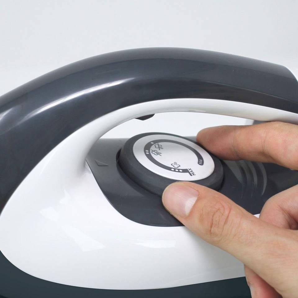 Polti Vaporella Simply VS10.12 Stazione da stiro a vapore azionata da pompa 2200 W 1,5 L Piastra in Ceramica Nero, Grigio, Bianco