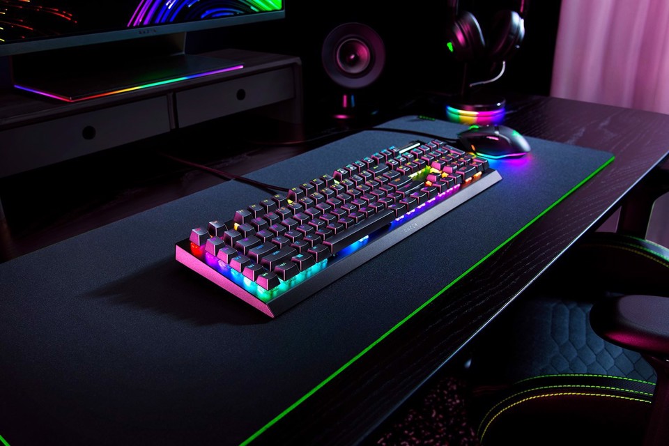 Razer BlackWidow V4 X tastiera USB QWERTY Italiano Nero