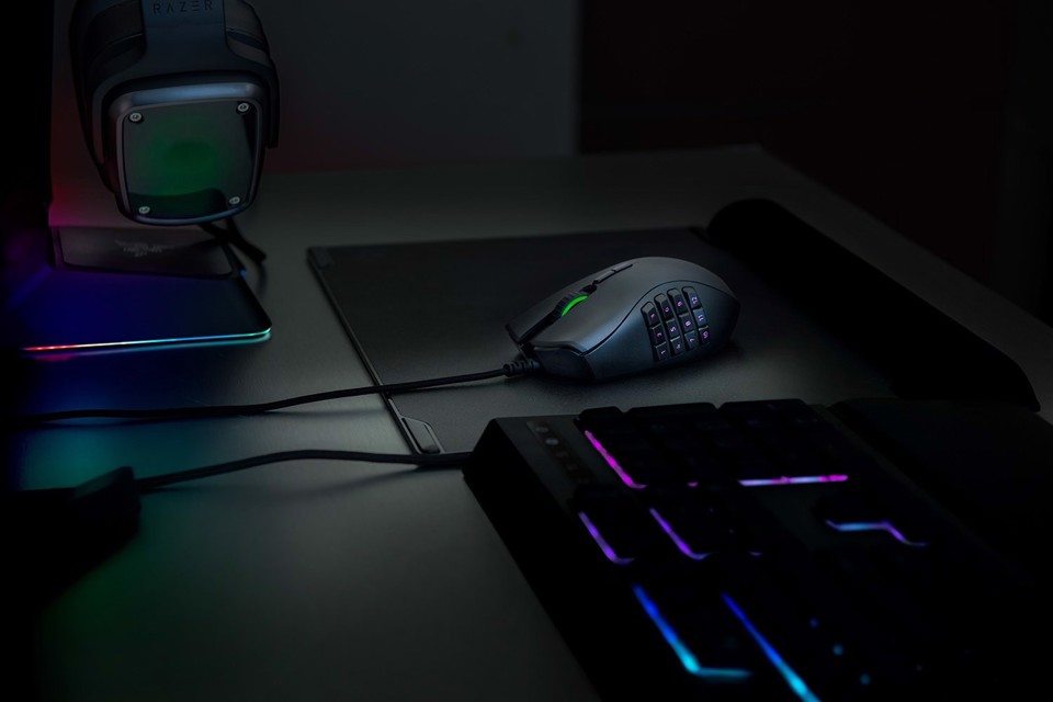Razer Naga Trinity mouse Mano destra USB tipo A Ottico 16000 DPI