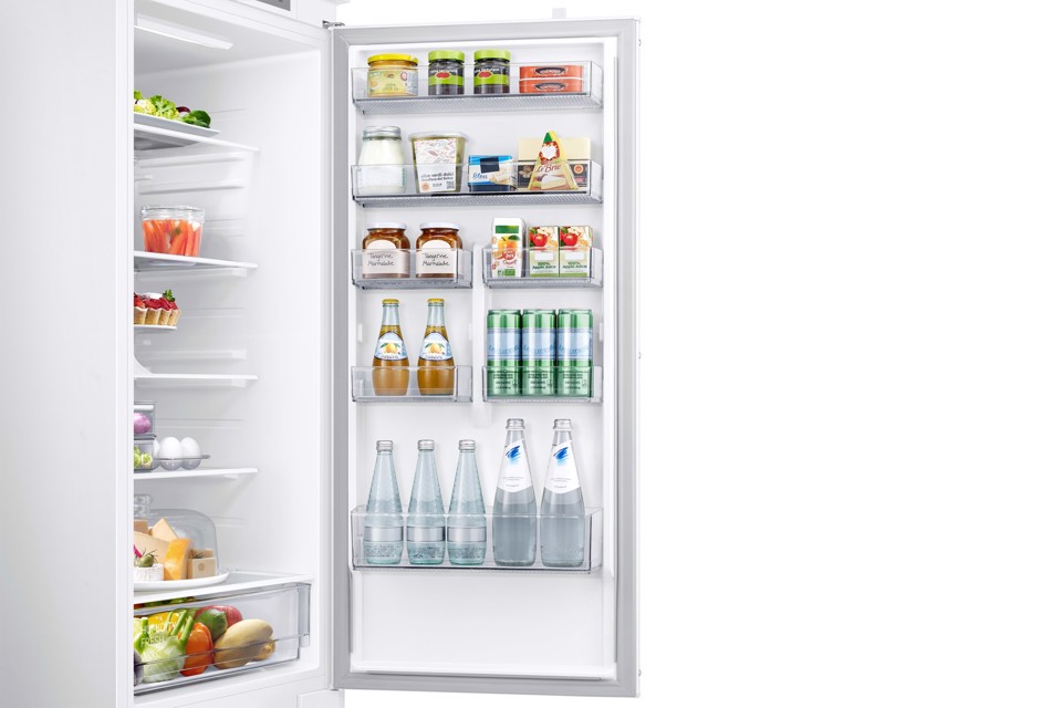 Samsung BRB30600EWW frigorifero con congelatore Da incasso E Bianco