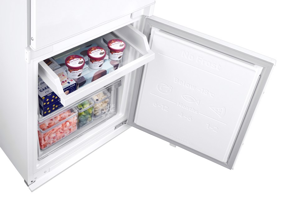 Samsung Frigorifero Combinato da Incasso F1rst 60 AI Plus 1.94m 298L Total No Frost