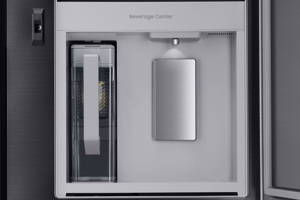 Samsung Frigorifero Side by Side con Beverage Center™ 645L RH69CG895DS9