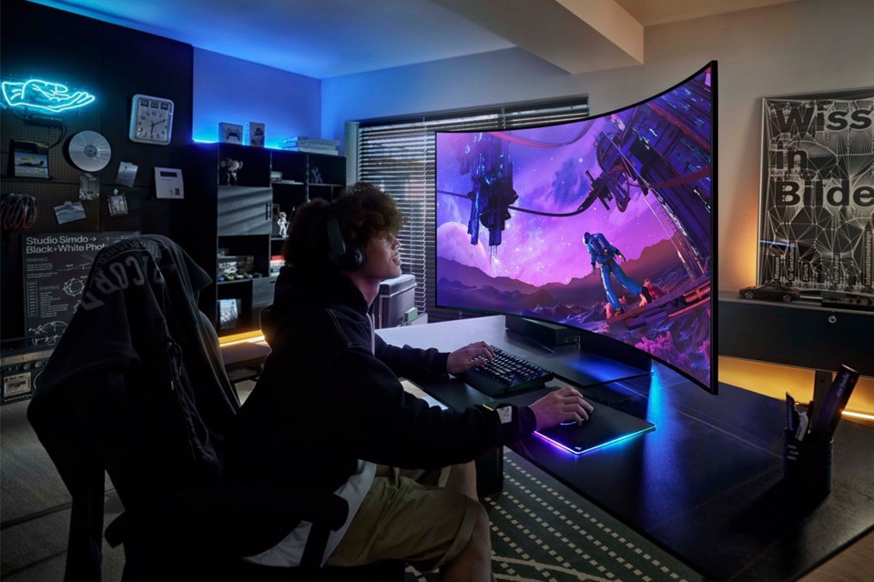 Samsung Monitor Gaming Odyssey Ark 2ª Gen. da 55" UHD Curvo