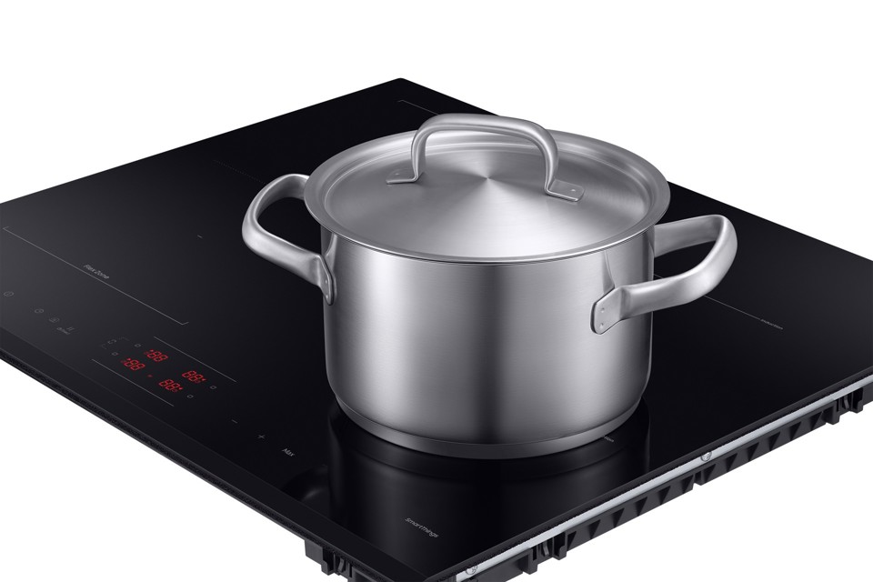 Samsung NZ64B5045GK Piano cottura a induzione 60cm Slim Fit Flex Zone, 4 zone cottura Limitatore di potenza WiFi