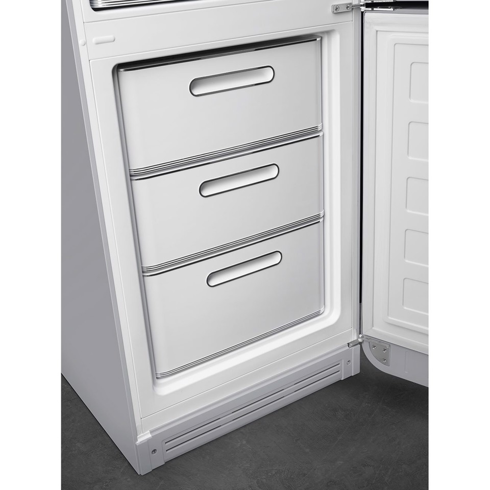 Smeg 50's Style FAB32RSV5 Silver