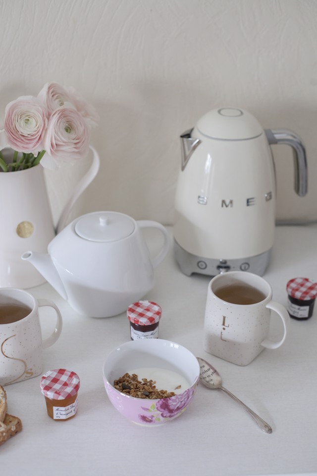 Smeg Bollitore A Temperatura Variabile 50's Style – Panna LUCIDO – KLF04CREU