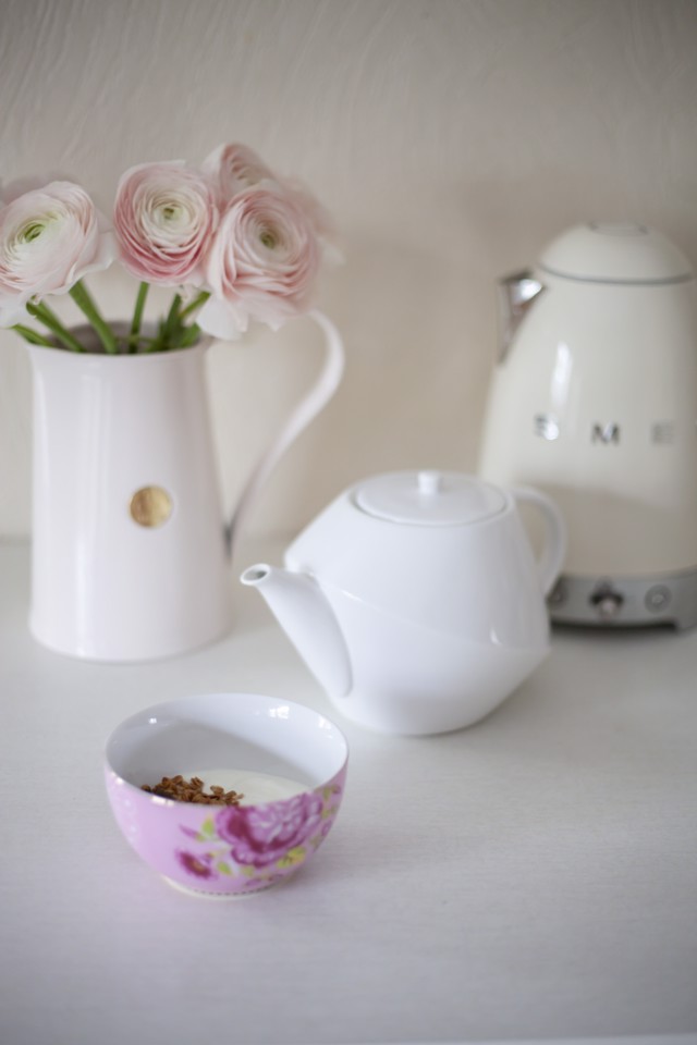 Smeg Bollitore A Temperatura Variabile 50's Style – Panna LUCIDO – KLF04CREU