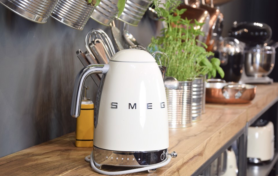 Smeg Bollitore A Temperatura Variabile 50's Style – Panna LUCIDO – KLF04CREU