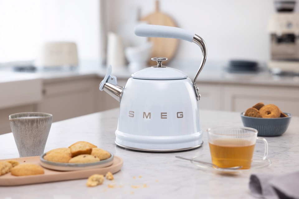 Smeg Bollitore con fischio 50's Style - Azzurro LUCIDO - WKF01PB