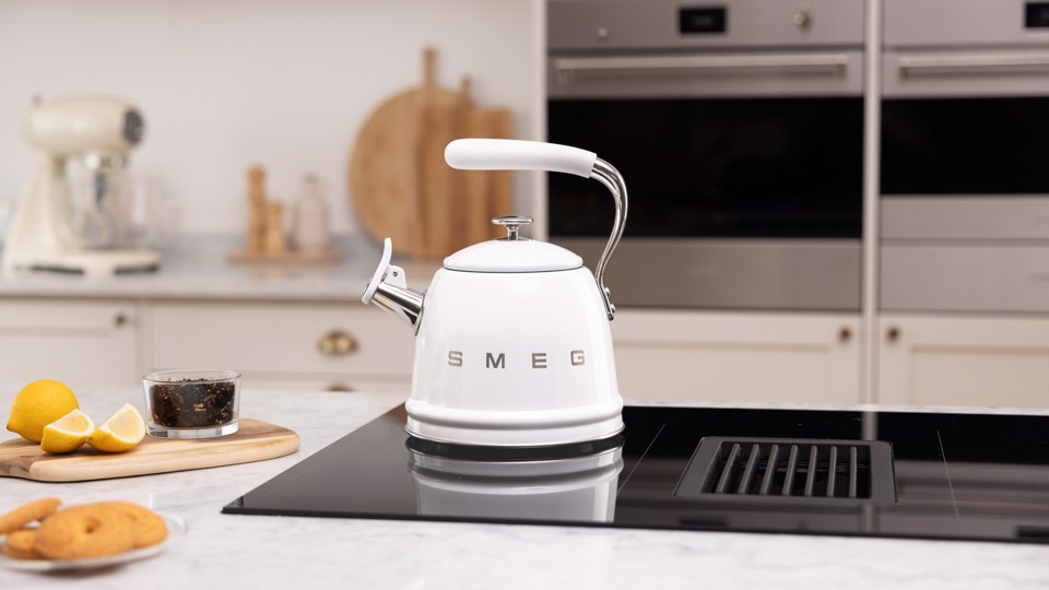 Smeg Bollitore con fischio 50's Style - Bianco LUCIDO - WKF01WH