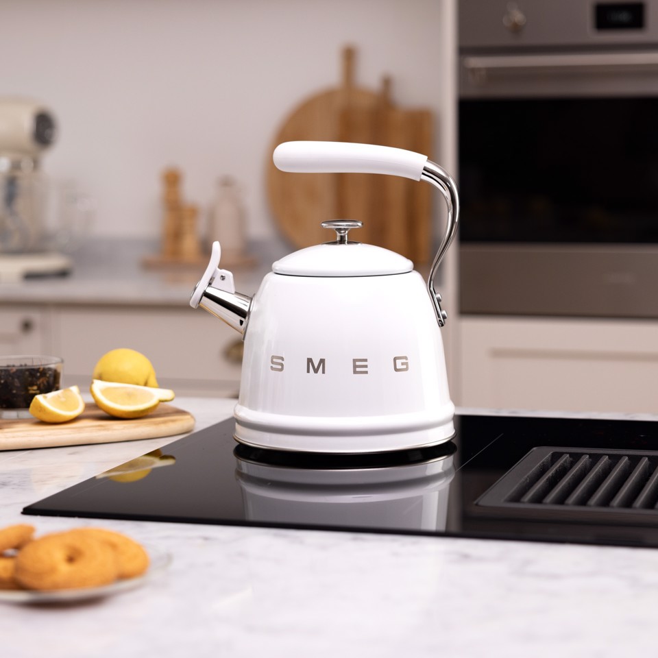 Smeg Bollitore con fischio 50's Style - Bianco LUCIDO - WKF01WH