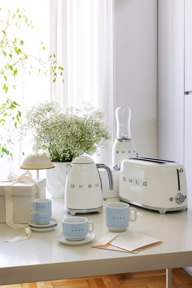 Smeg Bollitore Standard 50's Style – Bianco LUCIDO – KLF03WHEU