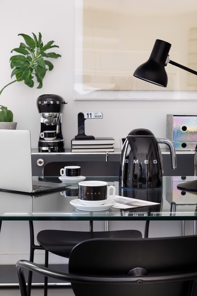 Smeg Bollitore Standard 50's Style – Nero LUCIDO – KLF03BLEU