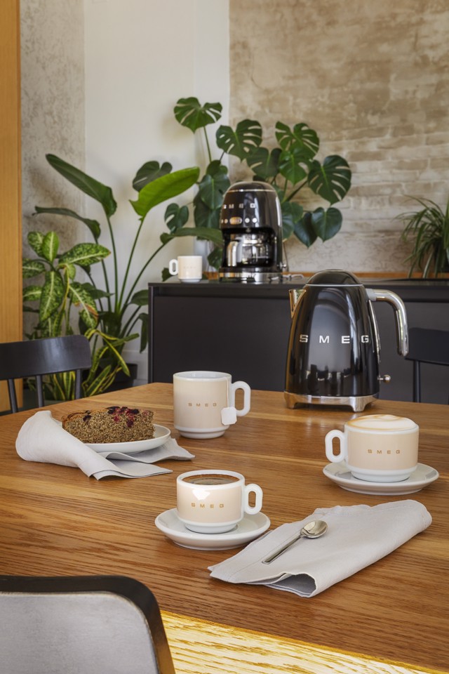 Smeg Bollitore Standard 50's Style – Nero LUCIDO – KLF03BLEU