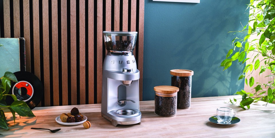 Smeg CGF02SSEU macina caffé 150 W Alluminio