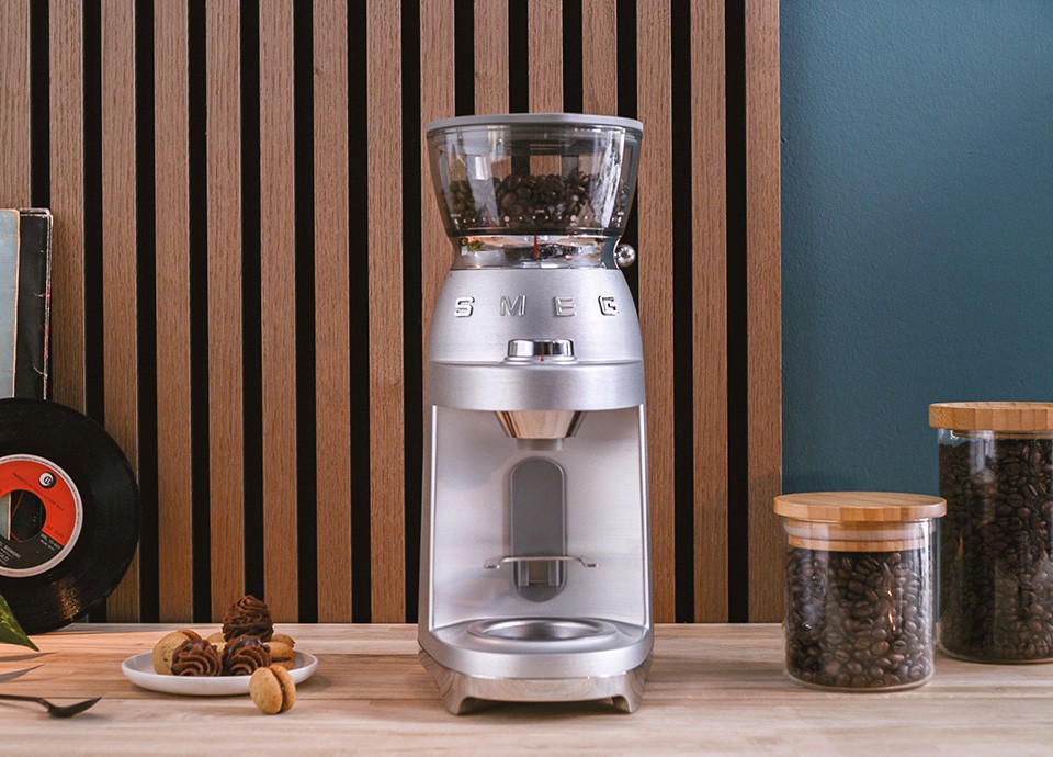 Smeg CGF02SSEU macina caffé 150 W Alluminio