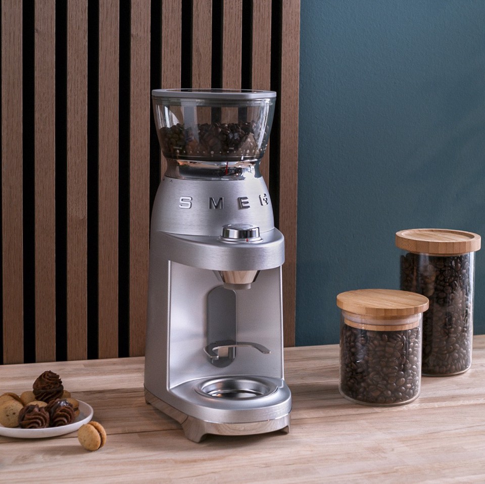 Smeg CGF02SSEU macina caffé 150 W Alluminio