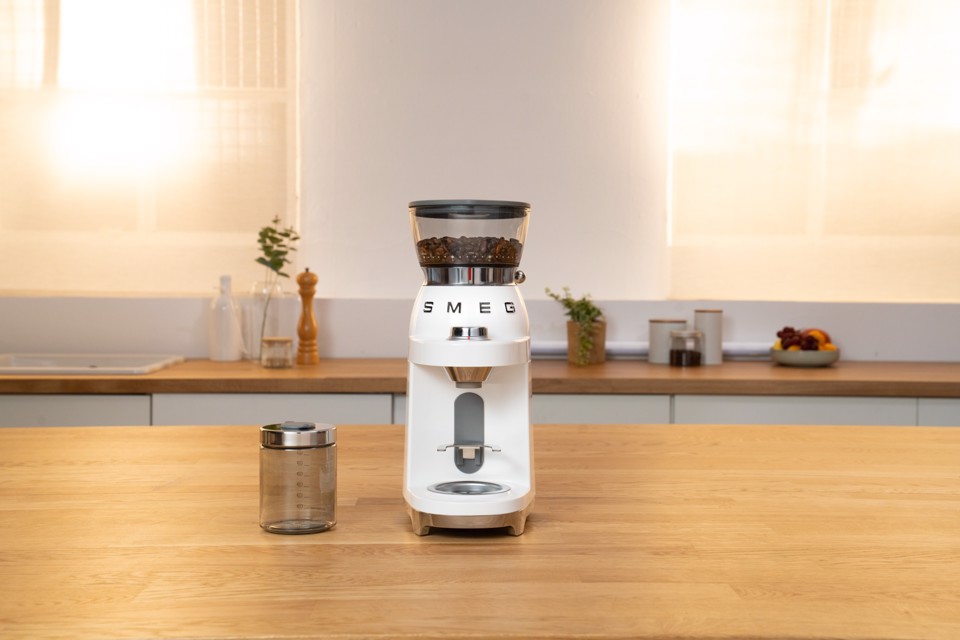 Smeg CGF03WHEU macina caffé 150 W Bianco