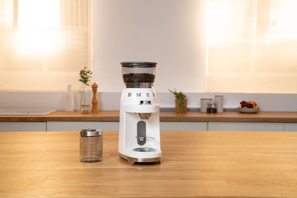 Smeg CGF03WHEU macina caffé 150 W Bianco
