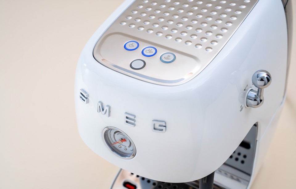 Smeg ECF03WHEU macchina per caffè Automatica/Manuale Macchina per espresso 1,4 L
