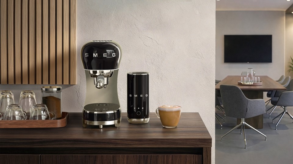 Smeg ECF12BLEU macchina per caffè Manuale Macchina per espresso 1,1 L