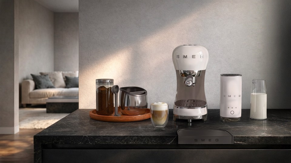 Smeg ECF12WHEU macchina per caffè Manuale Macchina per espresso 1,1 L