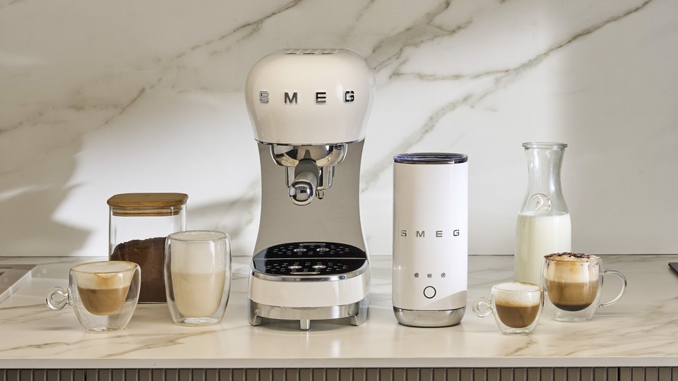 Smeg ECF12WHEU macchina per caffè Manuale Macchina per espresso 1,1 L