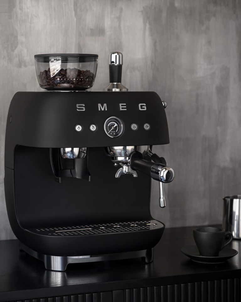 Smeg EGF03BLMEU macchina per caffè Manuale Macchina per espresso 2,4 L
