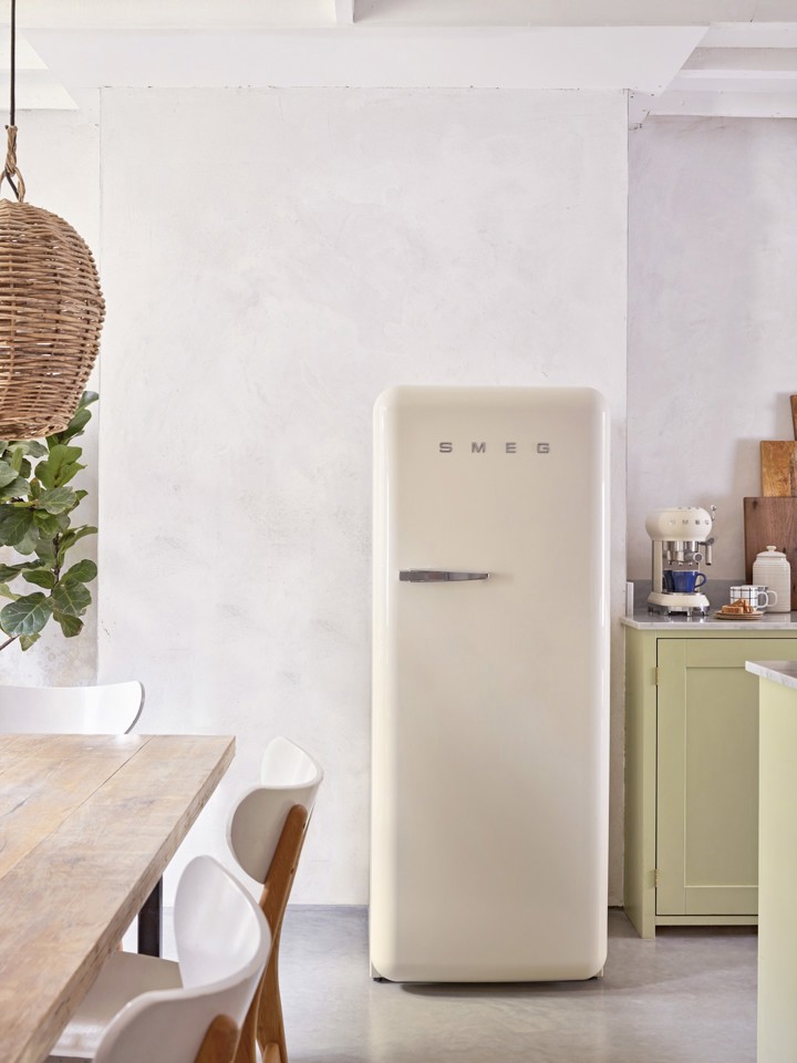 Smeg FAB28RCR6 frigorifero con congelatore Libera installazione 270 L C Crema
