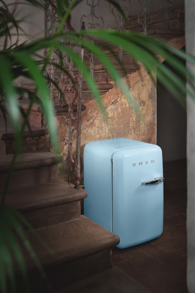 Smeg FAB5LPB6 frigorifero Libera installazione 34 L Blu Made in Italy