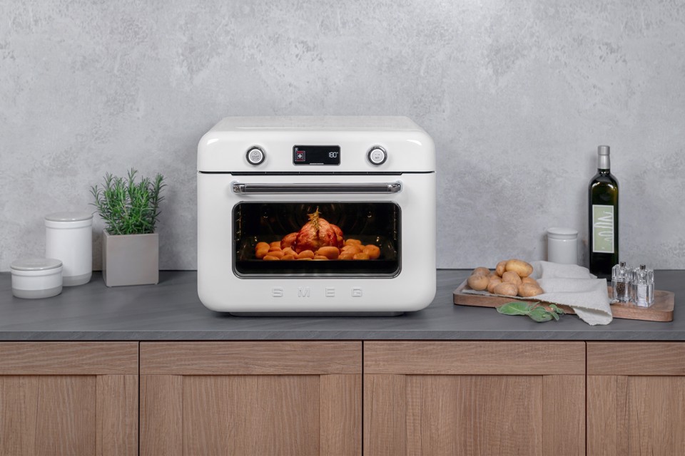 Smeg Forno combinato a vapore da appoggio 50's Style - Bianco - COF01WHEU