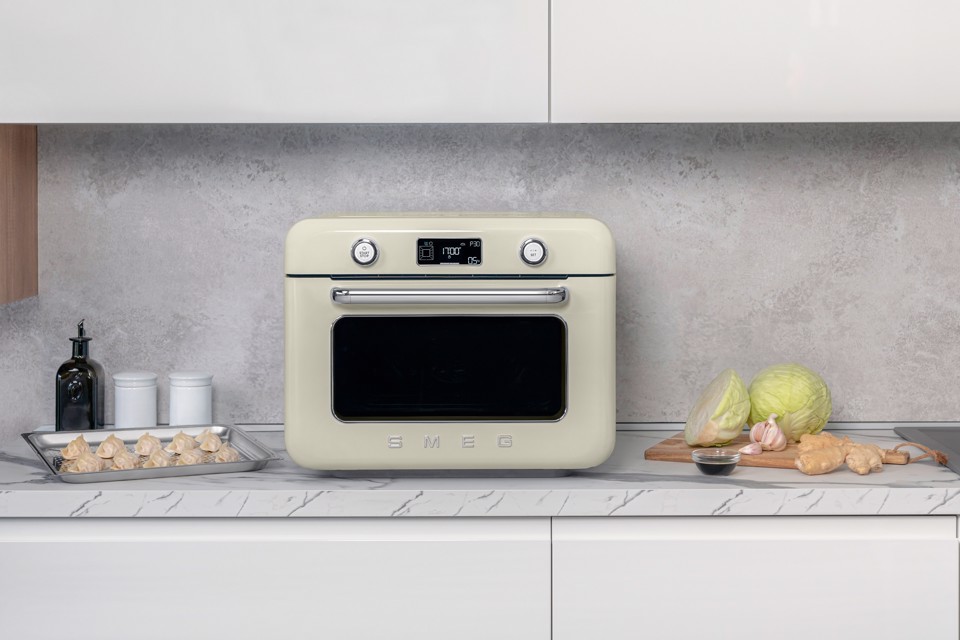 Smeg Forno combinato a vapore da appoggio 50's Style - Panna - COF01CREU