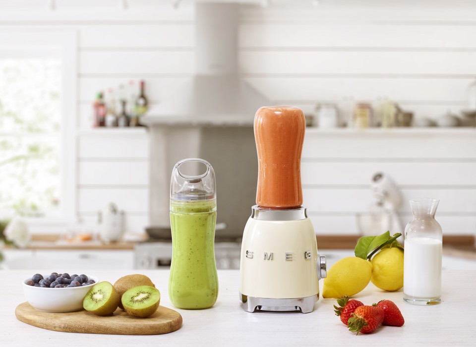 Smeg Frullatore Compatto 50's Style – Panna LUCIDO – PBF01CREU