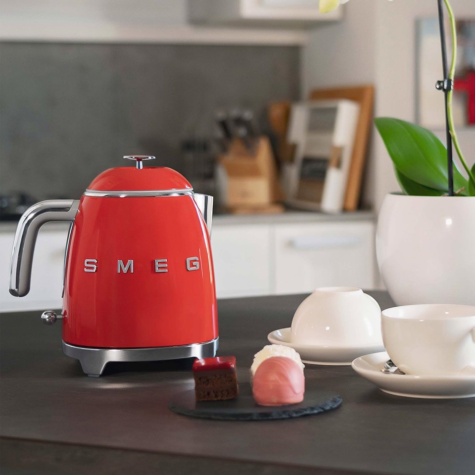 Smeg KLF05RDEU bollitore elettrico 0,8 L 1400 W Rosso